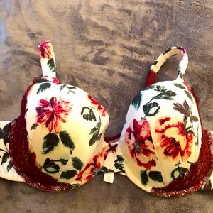 Cacique T-shirt Sexy Bra!